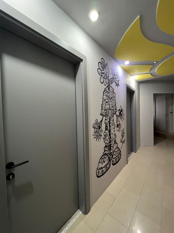 The Rooftop Hostel Shkodër Екстериор снимка