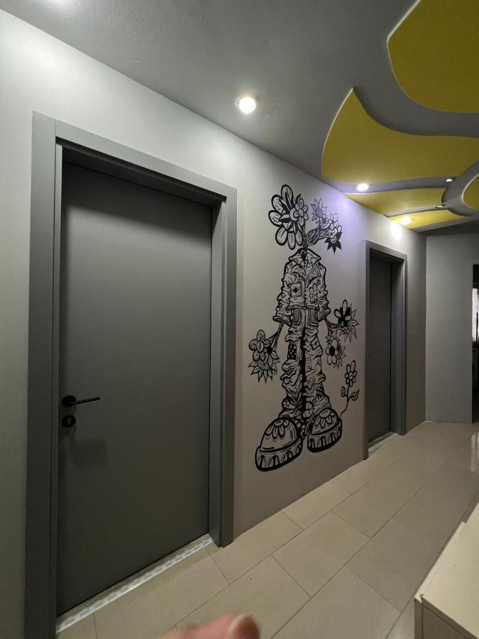 The Rooftop Hostel Shkodër Екстериор снимка