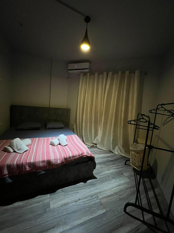 The Rooftop Hostel Shkodër Стая снимка