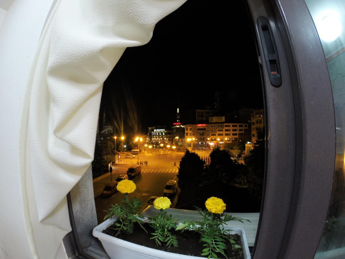 The Rooftop Hostel Shkodër Екстериор снимка